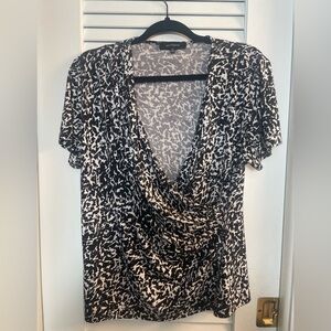 Jones Wear Faux Wrap Blouse W/ruching At Shoulders and side of waist Size XL